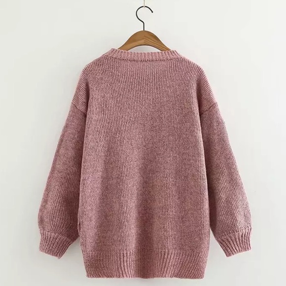 SALE! ⬇️$48 Grey Floral Appliqué Oversize Sweater - Picture 7 of 8